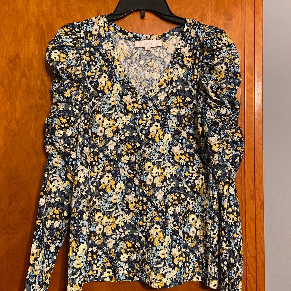 LOFT Floral Shirred Puff Sleeve Top